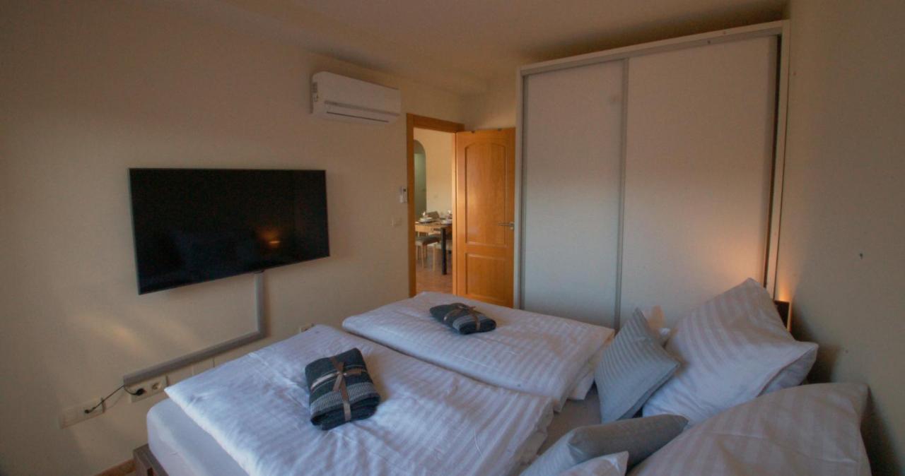 Apartment Vista Del Castillo เบเลซ เด เบเนาดาญา ภายนอก รูปภาพ